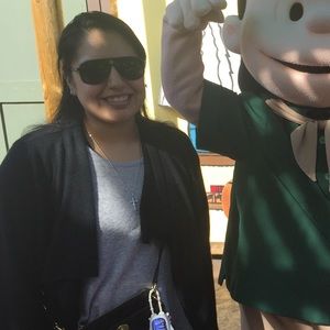 Meet your Posher, Alexis